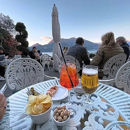فندق Varenna By Foot 4*